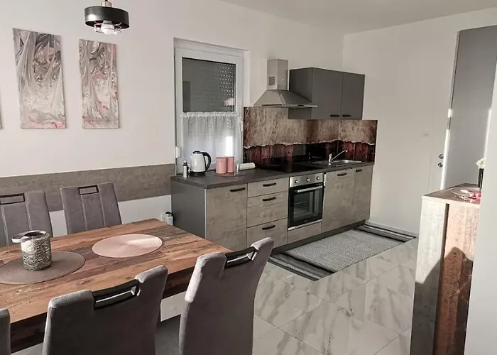 בית נופש Mali Portoroz V Prlekiji *